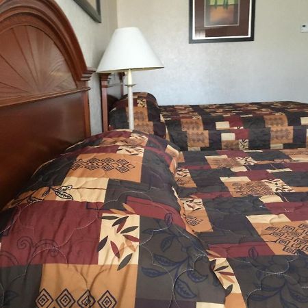 Landmark Motor Inn Гленс Фолс Екстериор снимка