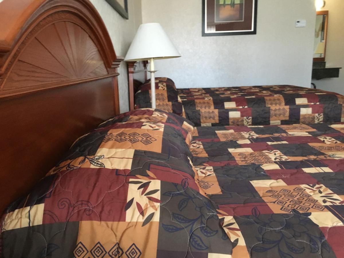 Landmark Motor Inn Гленс Фолс Екстериор снимка
