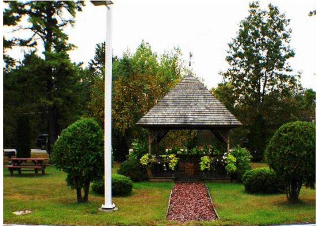 Landmark Motor Inn Гленс Фолс Екстериор снимка
