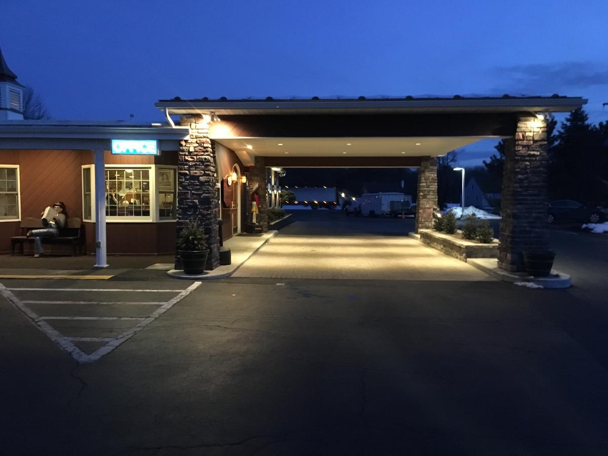 Landmark Motor Inn Гленс Фолс Екстериор снимка