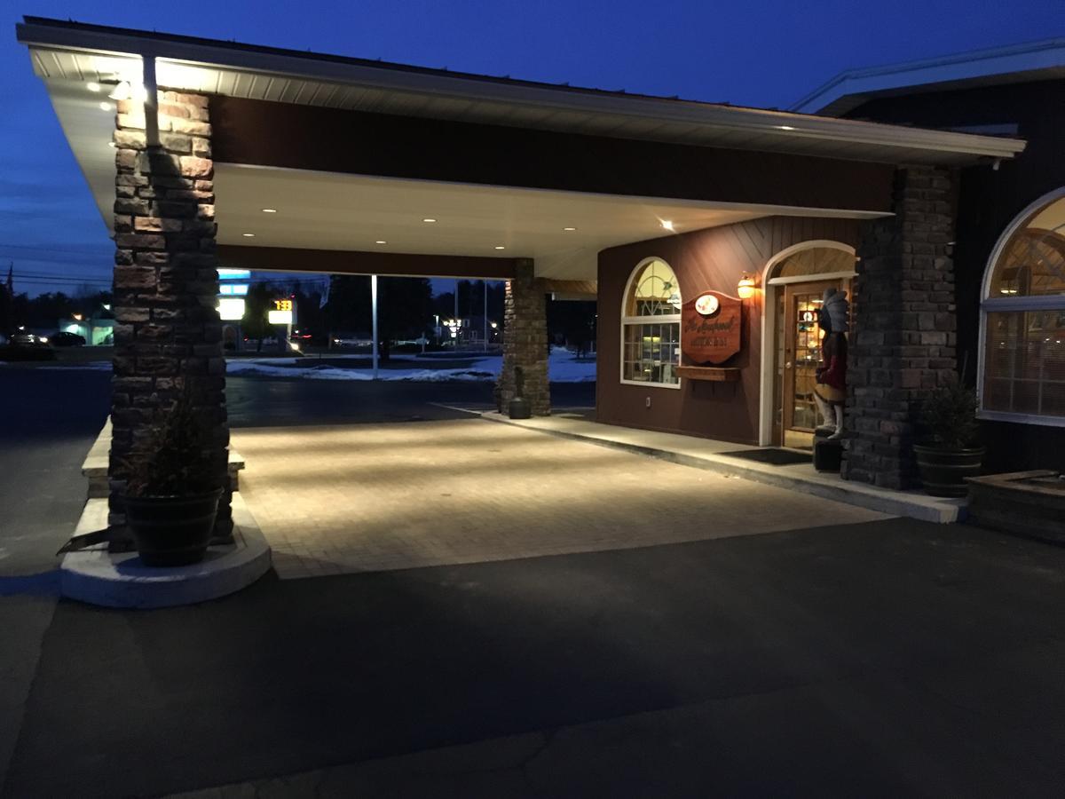 Landmark Motor Inn Гленс Фолс Екстериор снимка
