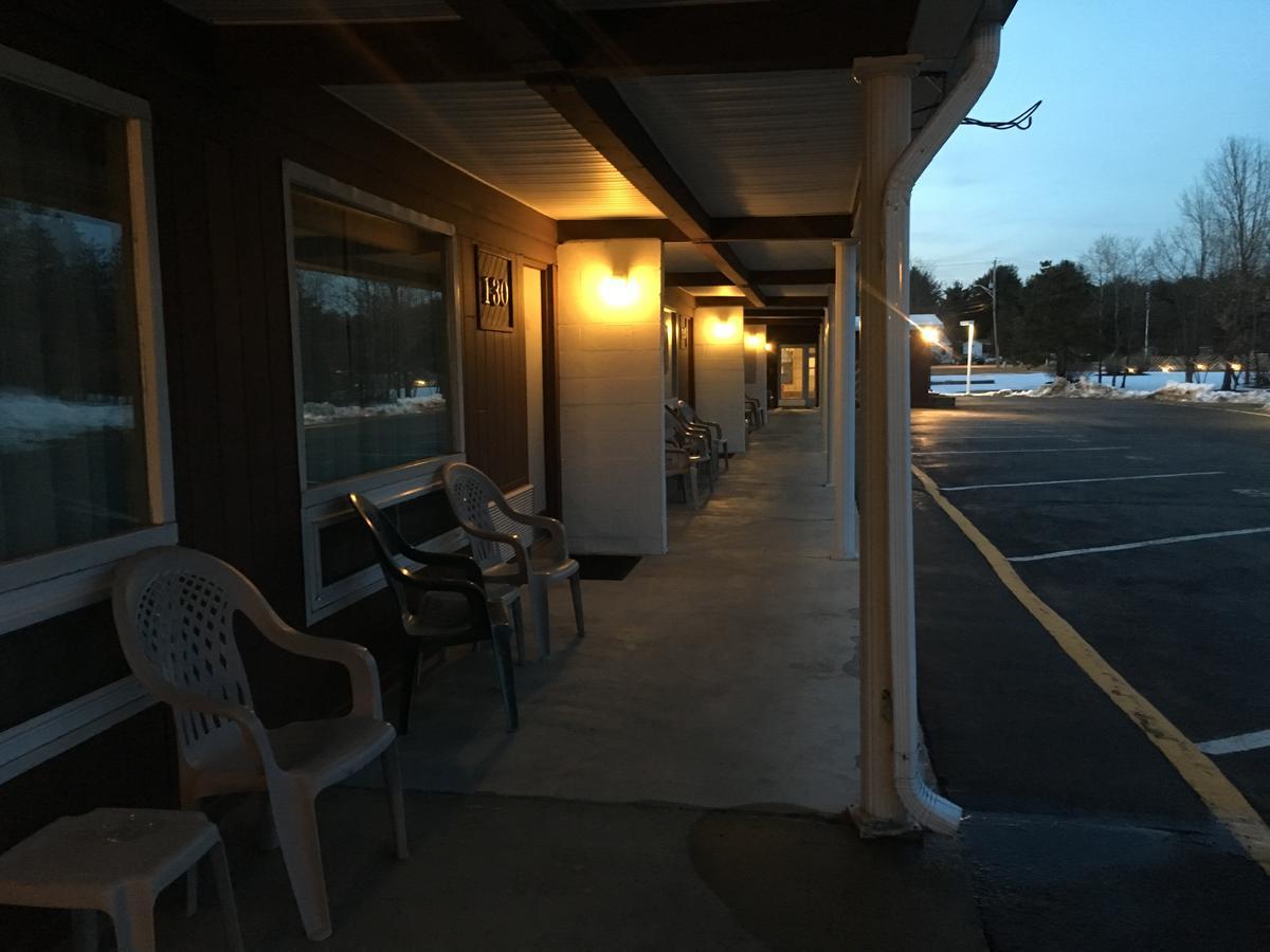 Landmark Motor Inn Гленс Фолс Екстериор снимка