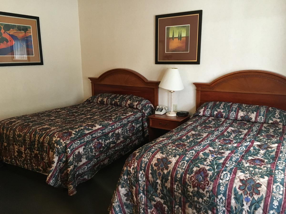Landmark Motor Inn Гленс Фолс Екстериор снимка