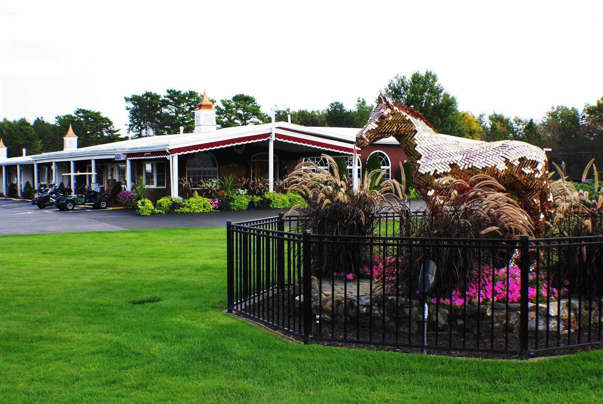 Landmark Motor Inn Гленс Фолс Екстериор снимка